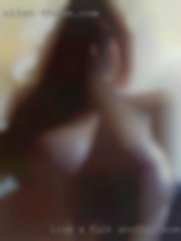 Live a curvy woman, big boobs fuck another woman and ass.